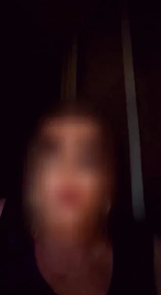 Amelia, 34