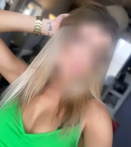 Amelia, 21