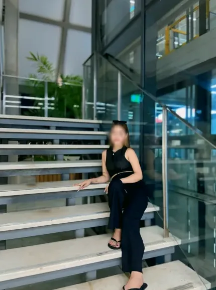 Charlene, 23
