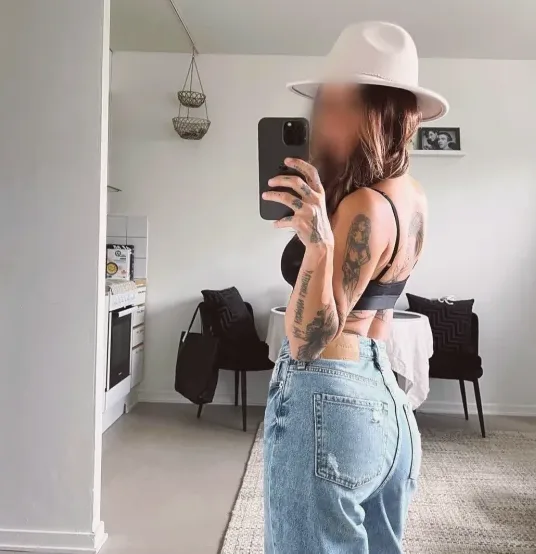 Charlene, 27