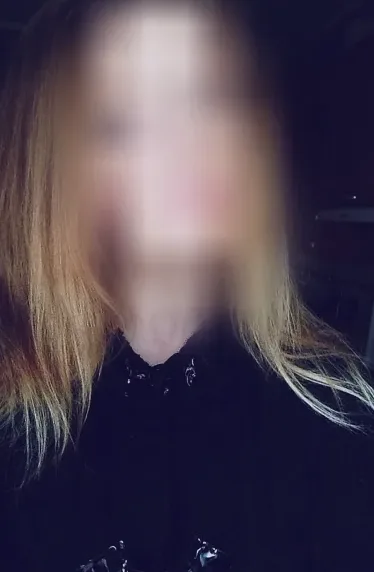 Claire, 28
