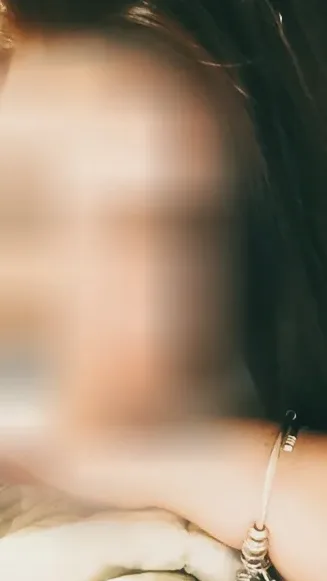 Farah, 30