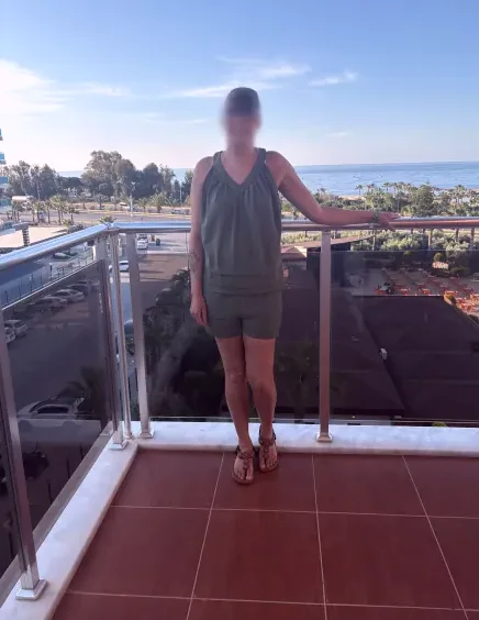 Ffion, 38