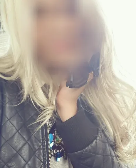 Holly, 32
