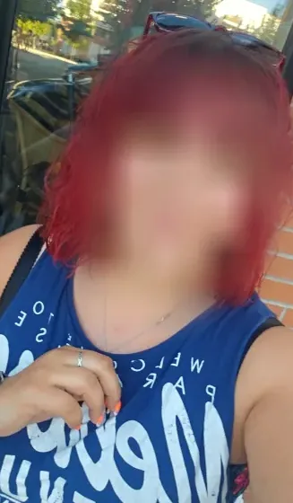 Isla, 28