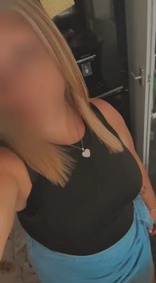 Mariam, 28
