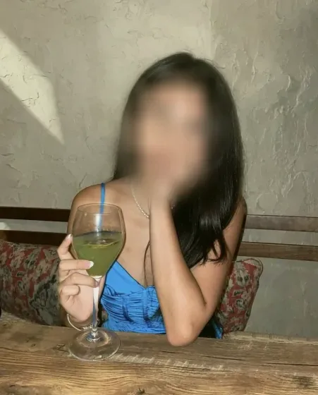 Millie, 19