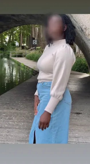 Naomi, 20