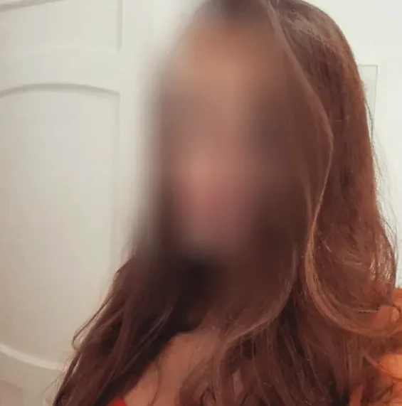 Olivia, 28