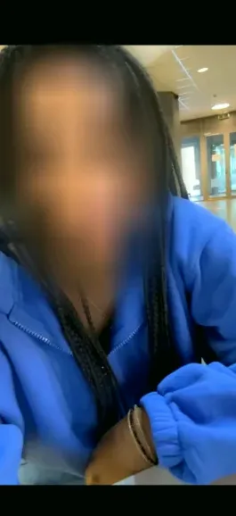 Zoe, 30